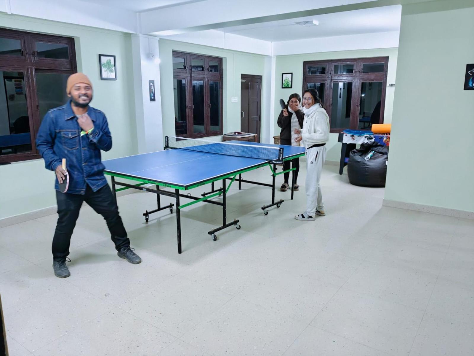 Xtsy Travellers Hostel Shillong Luaran gambar