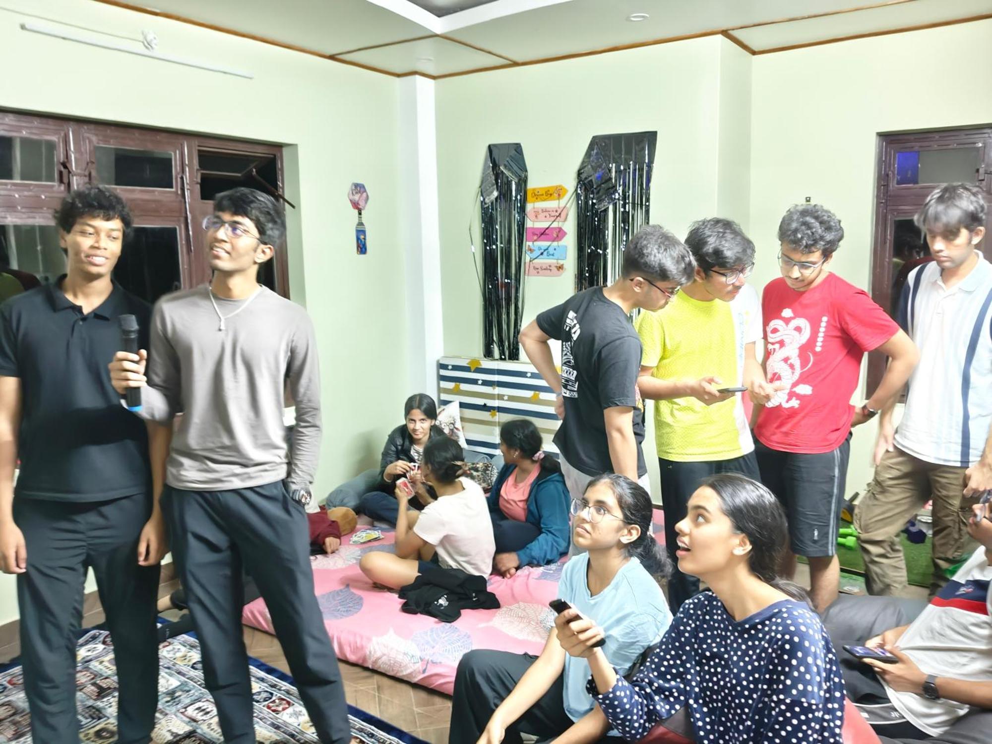 Xtsy Travellers Hostel Shillong Luaran gambar