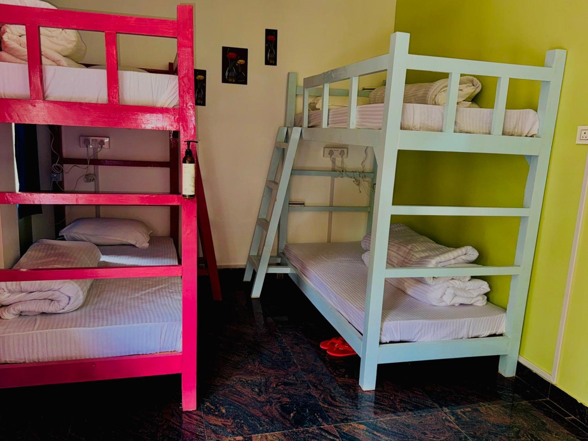 Xtsy Travellers Hostel Shillong Luaran gambar