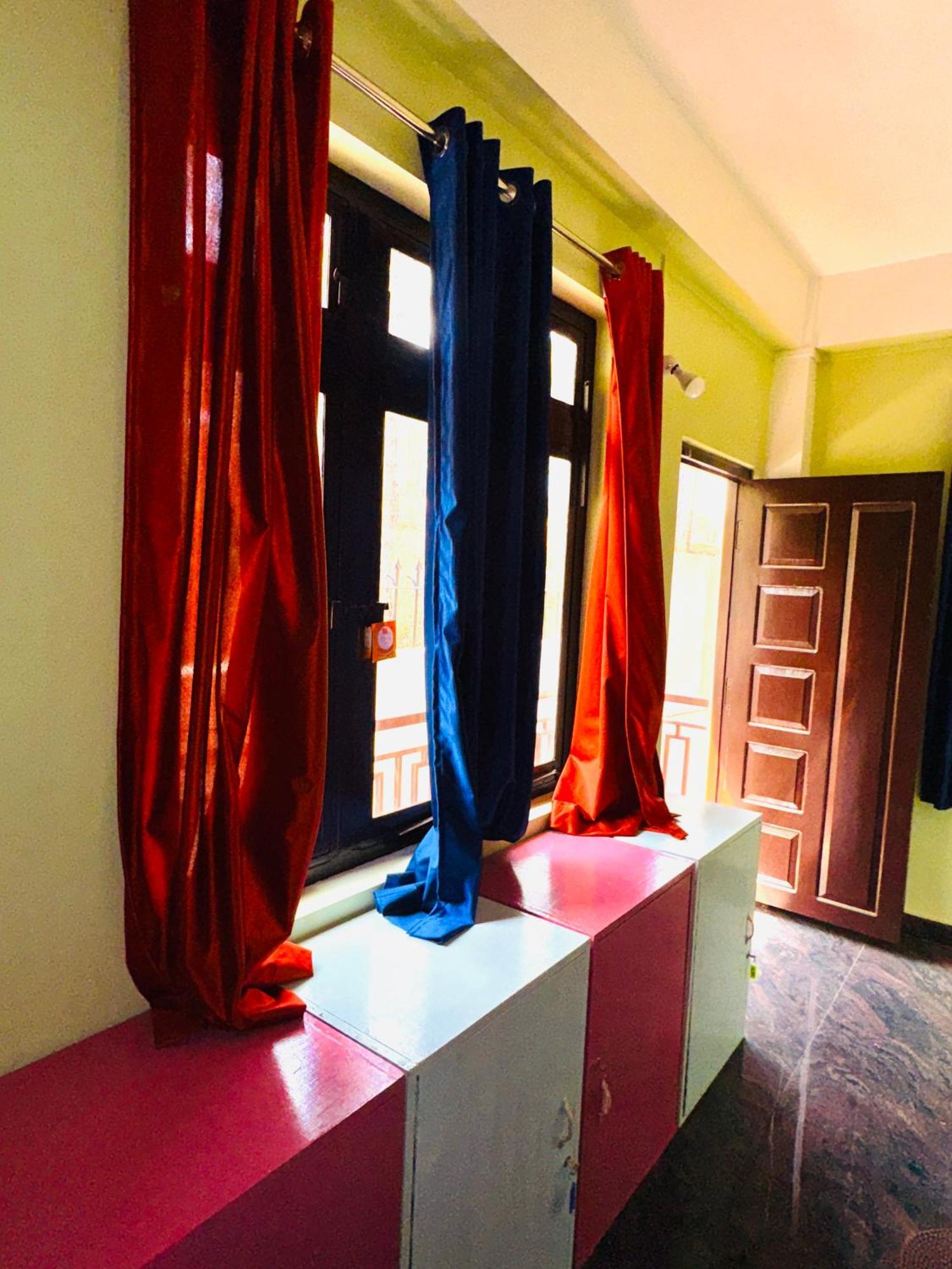 Xtsy Travellers Hostel Shillong Luaran gambar