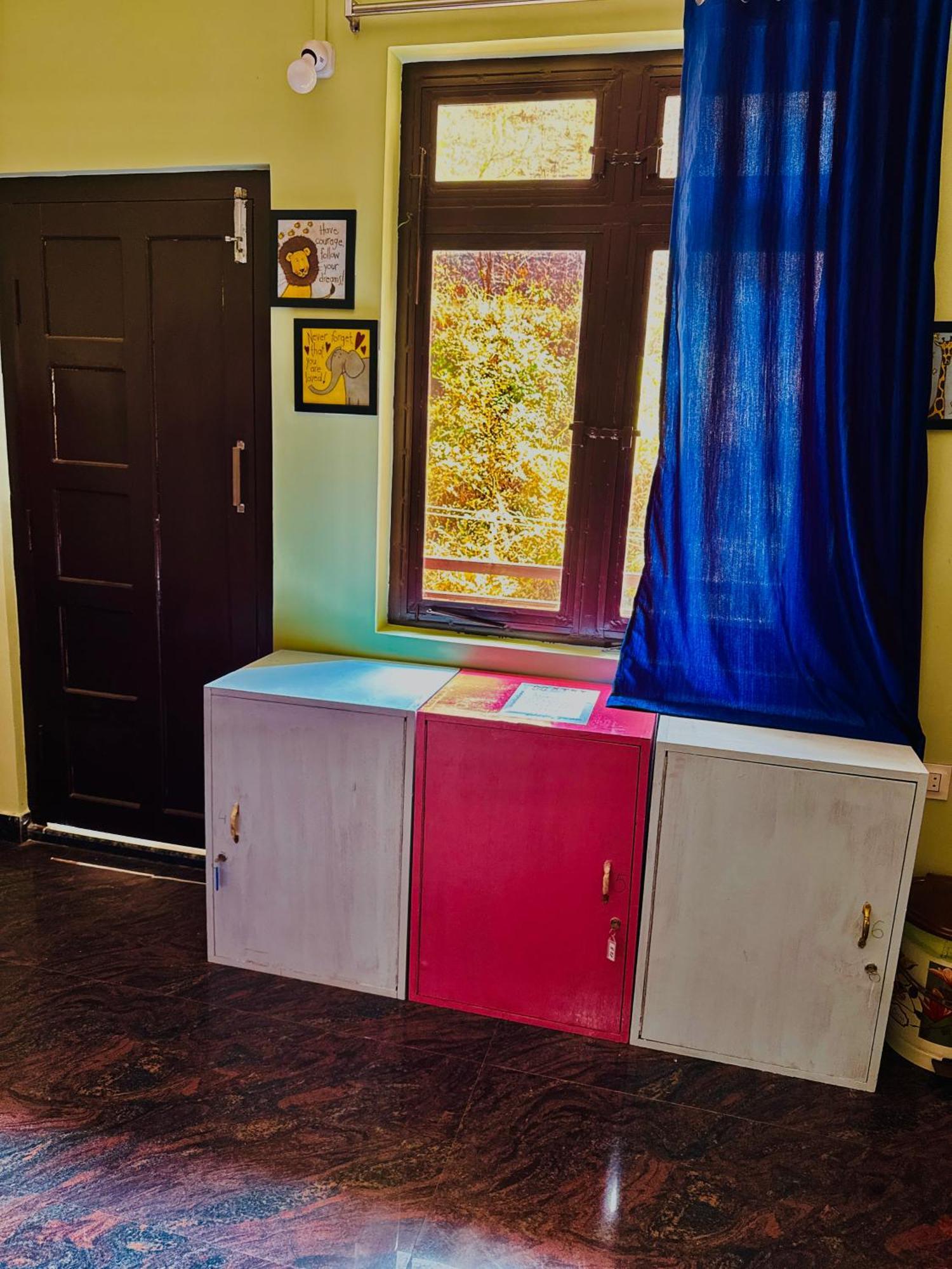 Xtsy Travellers Hostel Shillong Luaran gambar