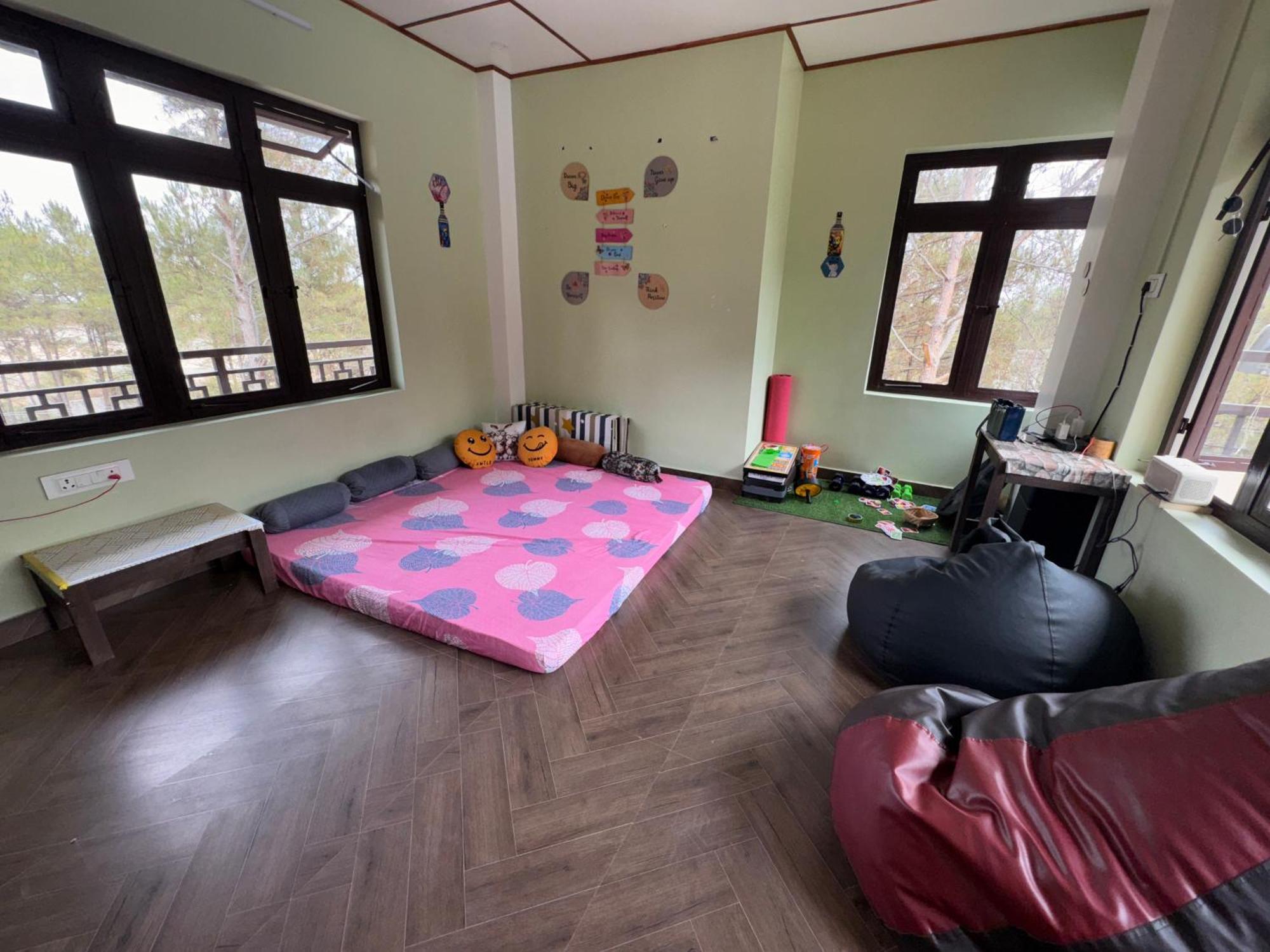 Xtsy Travellers Hostel Shillong Luaran gambar