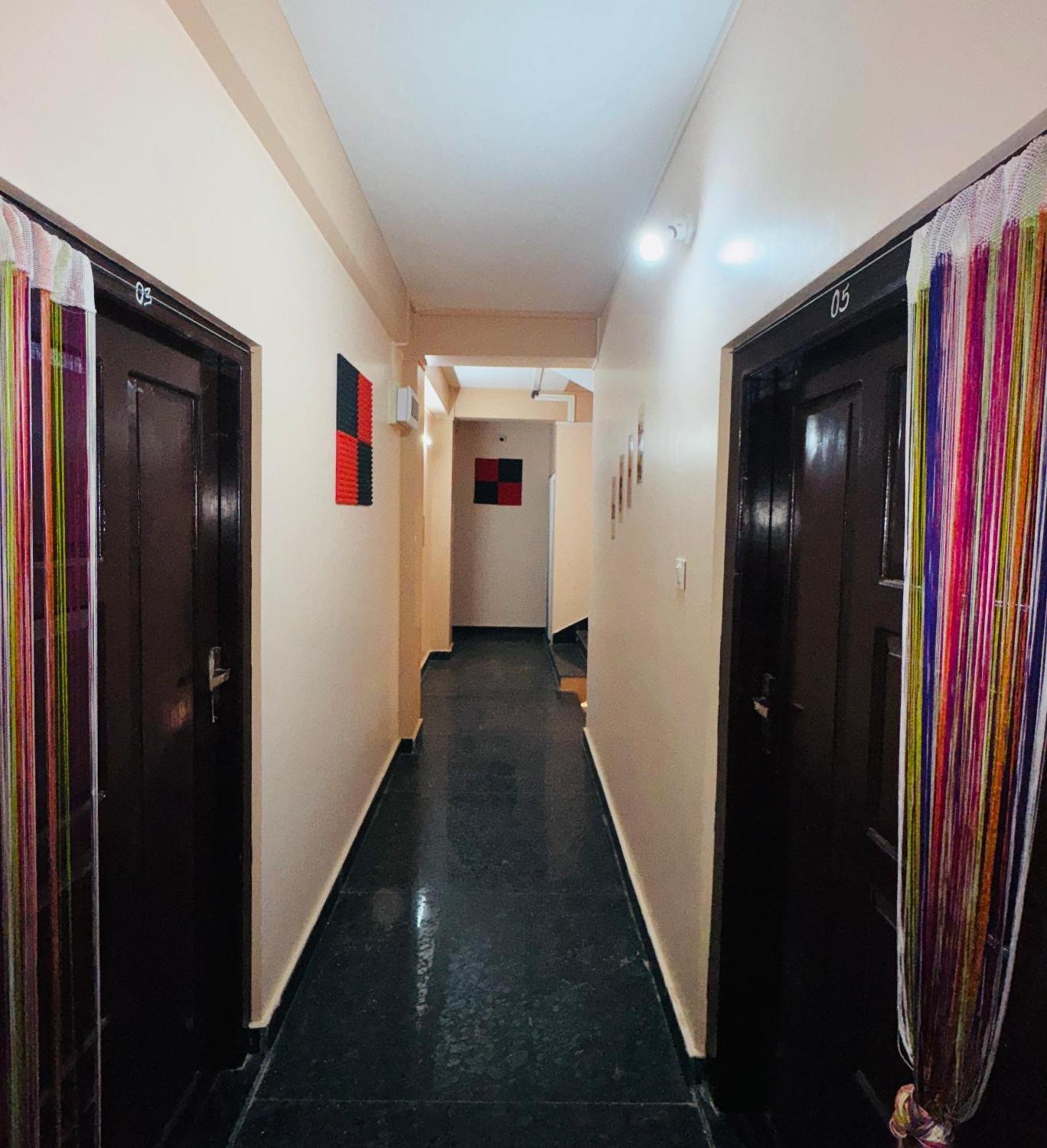Xtsy Travellers Hostel Shillong Luaran gambar