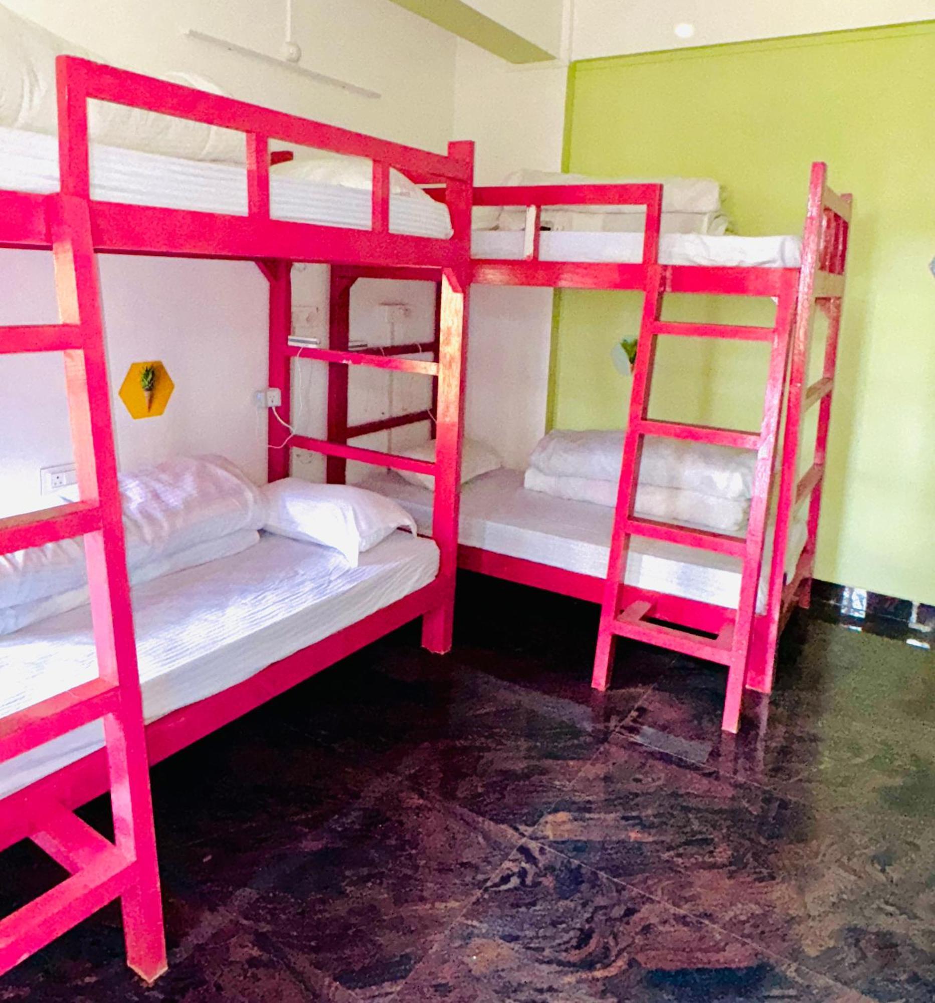 Xtsy Travellers Hostel Shillong Luaran gambar