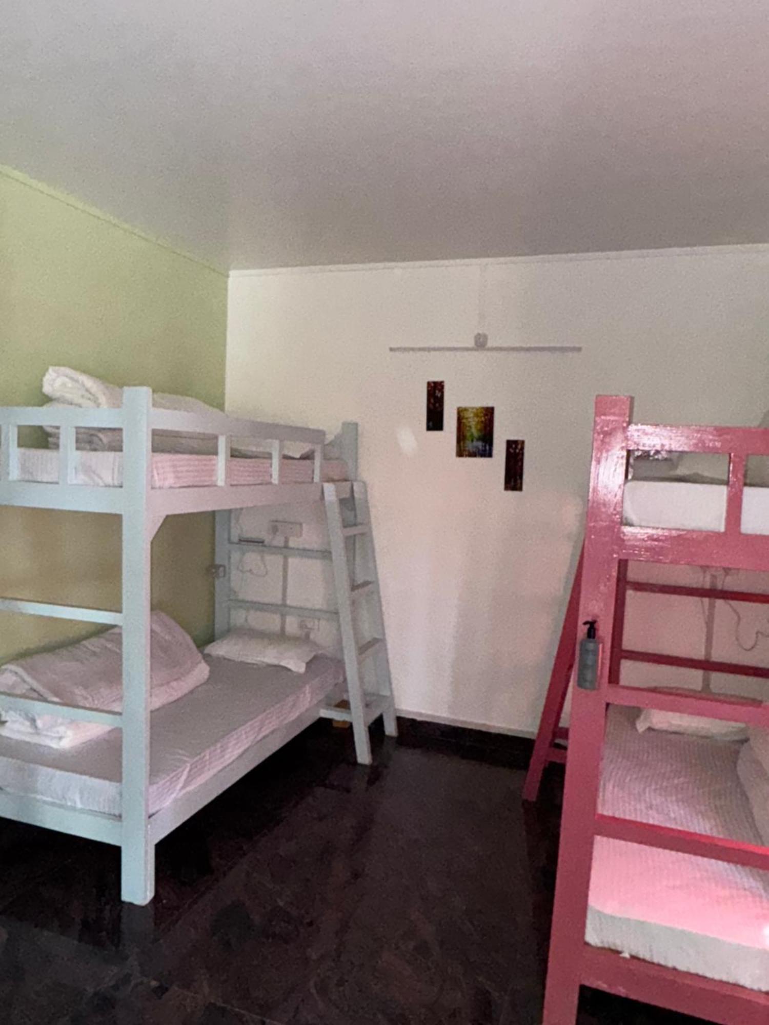 Xtsy Travellers Hostel Shillong Luaran gambar